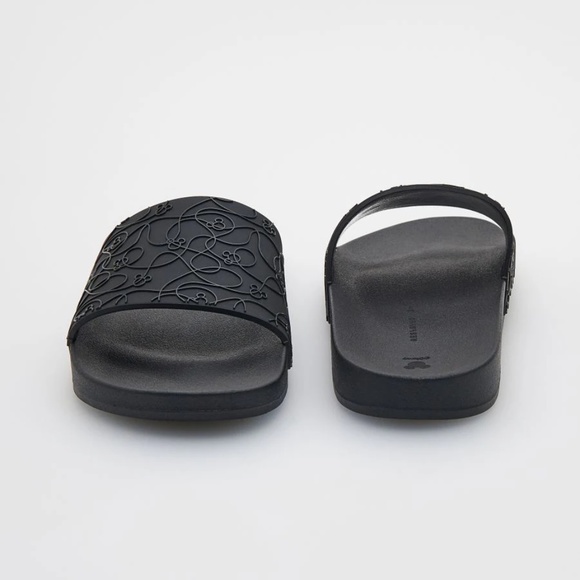 NWT Disney Mickey Mouse Slide Sandal Black Licensed - Picture 6 of 11